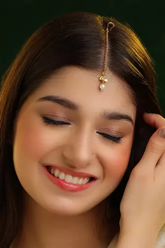 Gold plated white pearl drop maang tikka