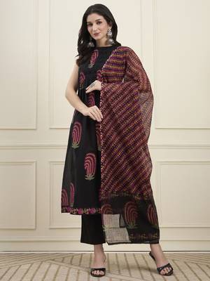 Yufta black cotton pintuck a line style kurta pant dupatta set 1