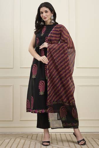 Yufta black cotton pintuck a line style kurta pant dupatta set