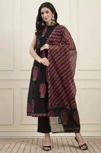 Yufta black cotton pintuck a line style kurta pant dupatta set