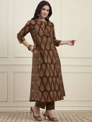 maroon cotton kalidaar style kurta pant dupatta set 5
