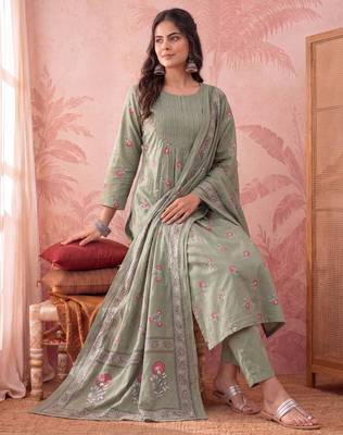 Yufta green cotton floral print anarkali kurta dupatta pant set 5