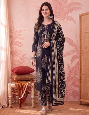 Yufta black straight pure cotton kantha work kurta trouser dupatta set 5
