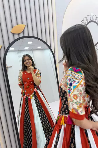 Orange hand work Cotton Navratri Lahenga Kediyu 