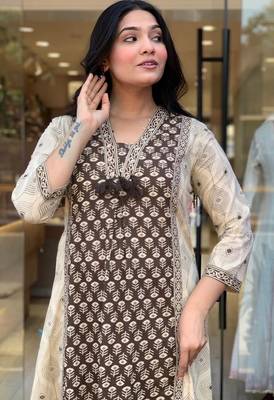 brown hand block floral printed cotton straight kurta pant set with dupatta 3