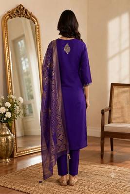 embroidered straight kurta set with pant & dupatta 2