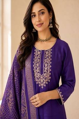 embroidered straight kurta set with pant & dupatta 4