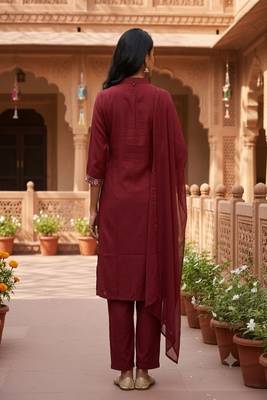 embroidered straight kurta set with pant & dupatta 2