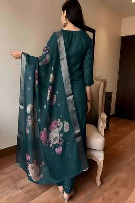 Women’s premium embroidered straight kurta set with pant & dupatta 2