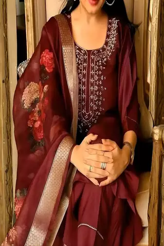 Women’s premium embroidered straight kurta set with pant & dupatta