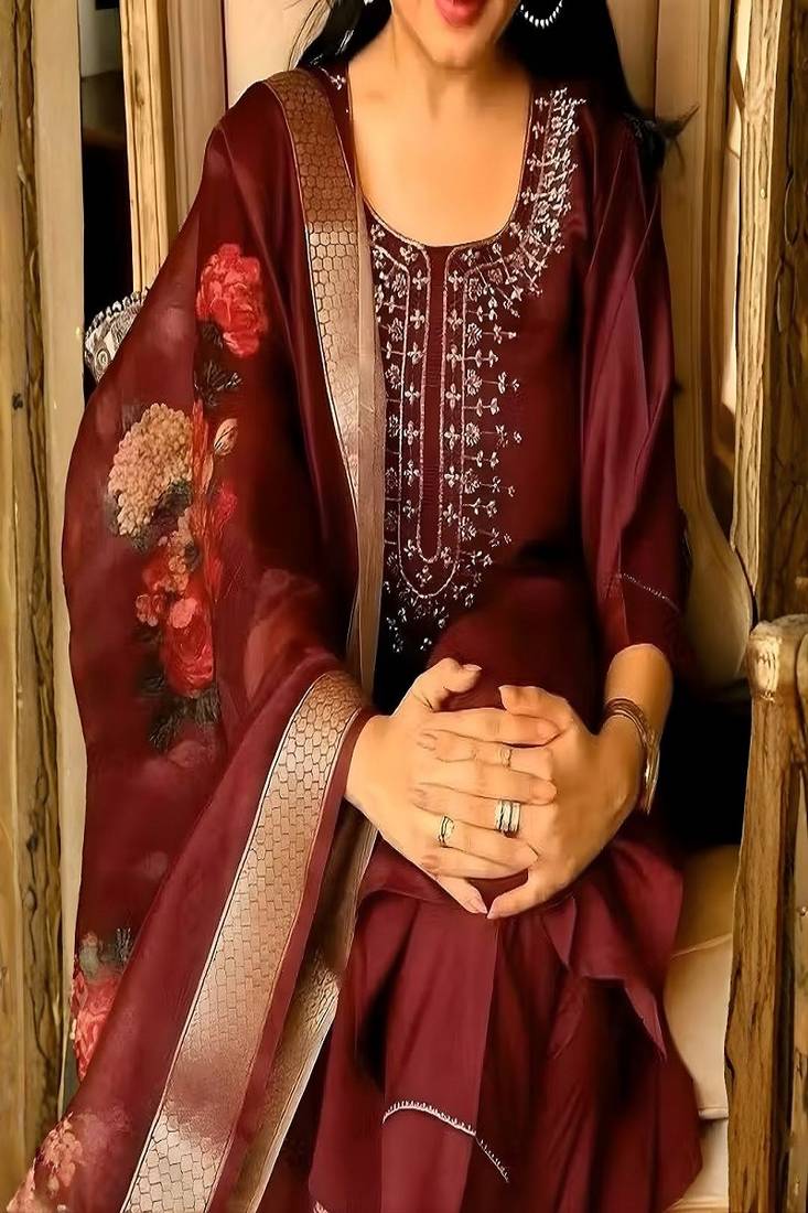Women’s premium embroidered straight kurta set with pant & dupatta