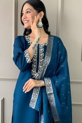 embroidered straight kurta set with pant & dupatta 3