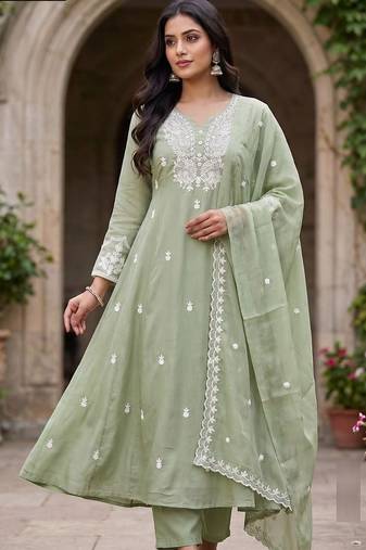 Pista mul chanderi kurti pant dupatta set