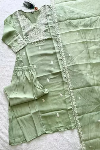 Pista mul chanderi kurti pant dupatta set