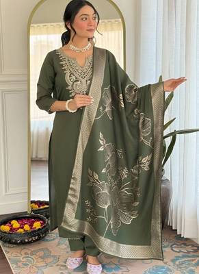 Green cotton blend kurti pant dupatta set 1