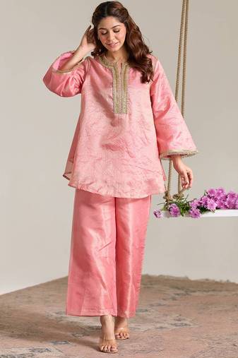 Rose pink embroidered kota tissue kurta set