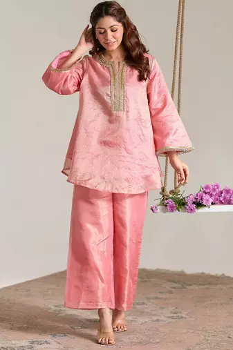 Rose pink embroidered kota tissue kurta set