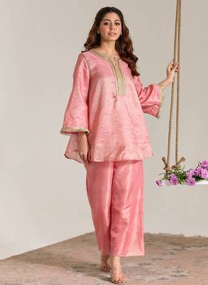 Rose pink embroidered kota tissue kurta set 5