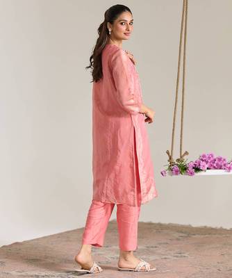 Pink embroidered kota tissue kurta set 4