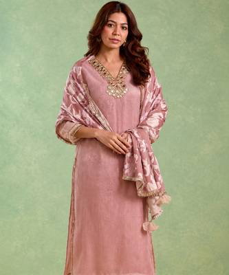 Dusty pink embroidered chanderi stripe kurta set 1