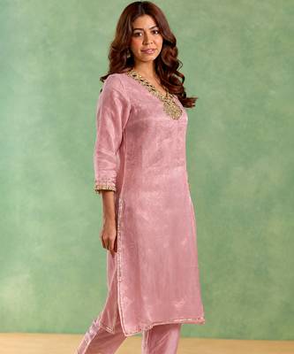 Dusty pink embroidered chanderi stripe kurta set 3
