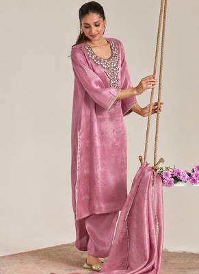 Rose pink embroidered tissue kurta set 4