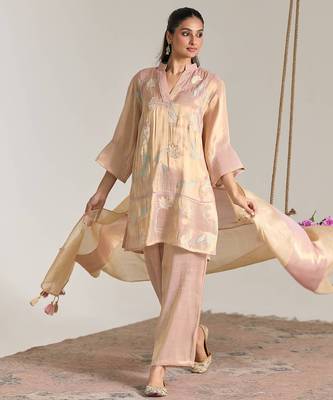 Blush pink embroidered tissue kurta set 1