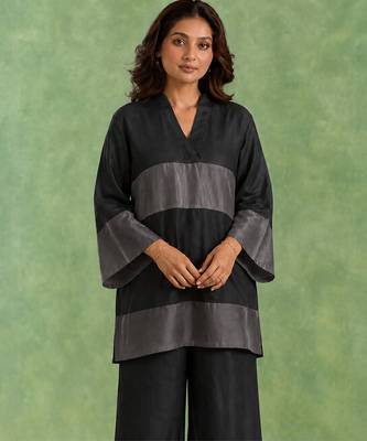 Black chanderi tissue top 1