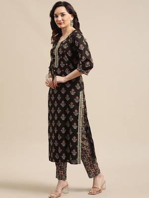 Women Black Ethnic Motifs Printed Patchwork Pure Cotton Kurta with Trousers 5