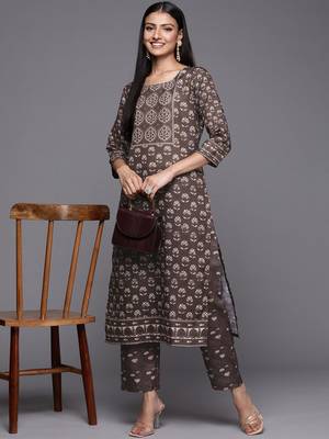 Women Coffee Brown Ethnic Motifs Printed Winter Kurta with Trousers 6