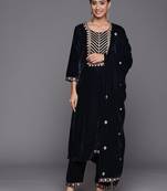 Women Winter Velvet Embroidered Kurta with Trousers & With Dupatta