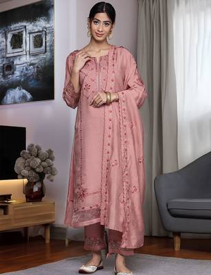 Women Floral Embroidered Mirror Work Kurta With Trousers & Dupatta 2