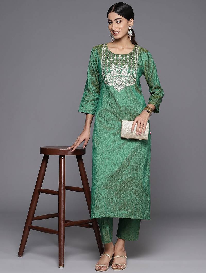 Women Ethnic Motifs Embroidered Regular Kurta with Trousers