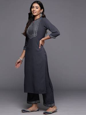 Yoke Design Gotta Patti Straight Kurta & Trousers With Dupatta 5