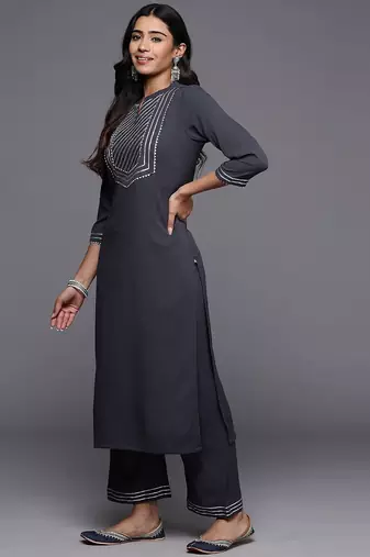 Yoke Design Gotta Patti Straight Kurta & Trousers With Dupatta