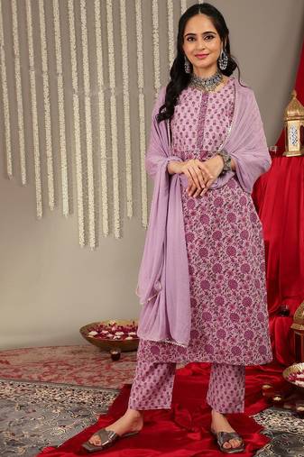 Floral Printed Regular Gotta Patti Pure Cotton Kurta With Trousers & Dupatta