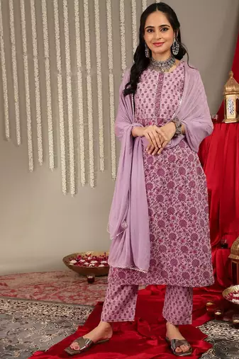 Floral Printed Regular Gotta Patti Pure Cotton Kurta With Trousers & Dupatta