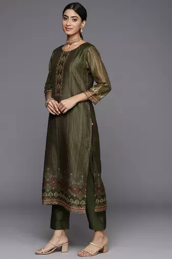 Women Ethnic Motifs Printed Chanderi Silk Kurta with Trousers & With Dupatta