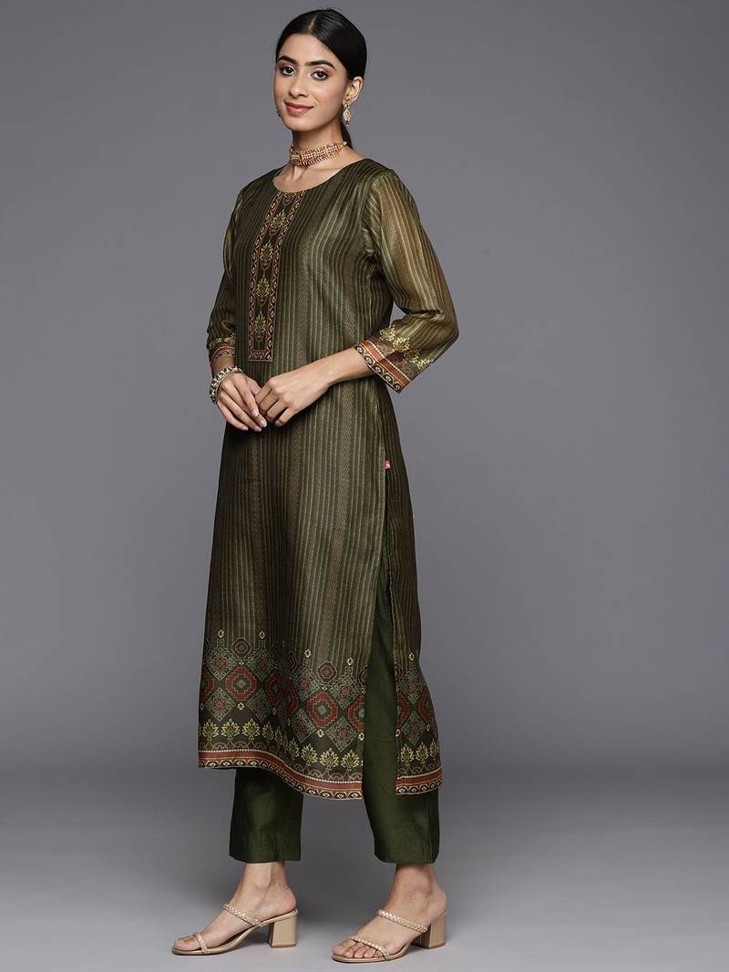 Women Ethnic Motifs Printed Chanderi Silk Kurta with Trousers & With Dupatta