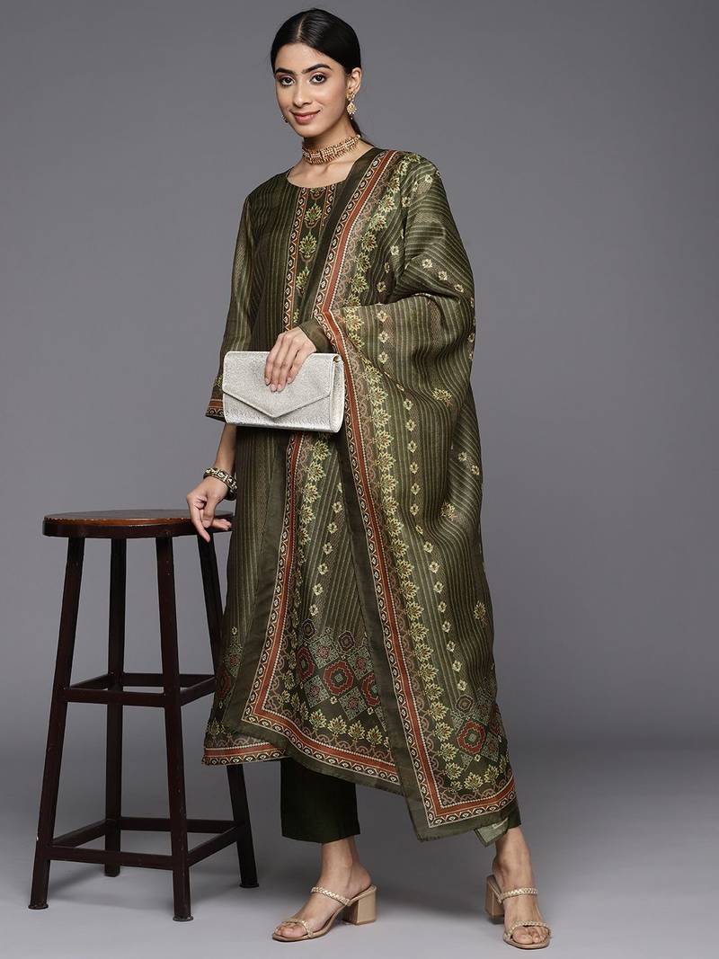 Women Ethnic Motifs Printed Chanderi Silk Kurta with Trousers & With Dupatta