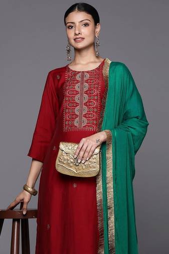 Women Ethnic Motifs Embroidered Thread Work Kurta with Trousers & With Dupatta