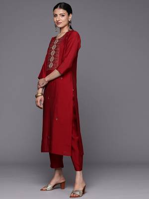 Women Ethnic Motifs Embroidered Thread Work Kurta with Trousers & With Dupatta 6