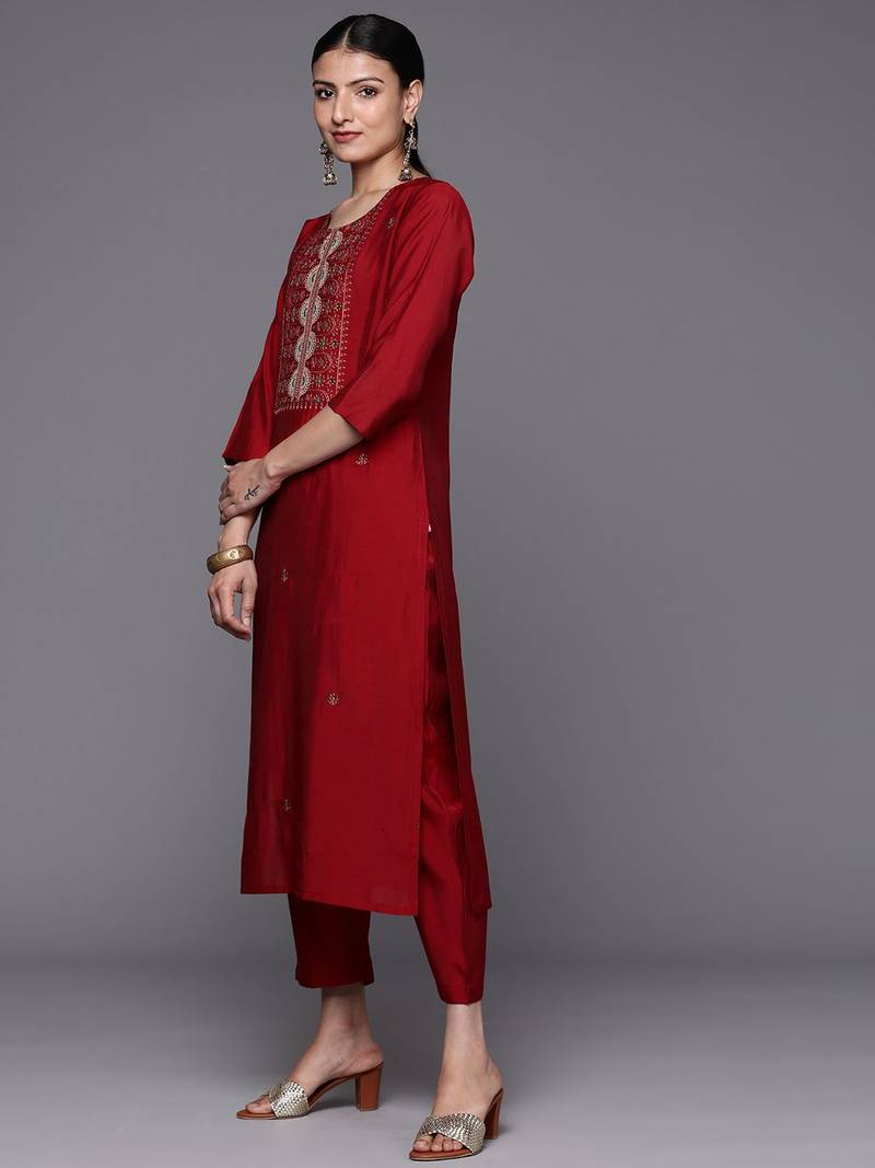 Women Ethnic Motifs Embroidered Thread Work Kurta with Trousers & With Dupatta