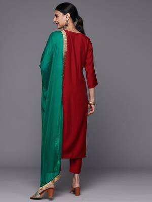 Women Ethnic Motifs Embroidered Thread Work Kurta with Trousers & With Dupatta 7