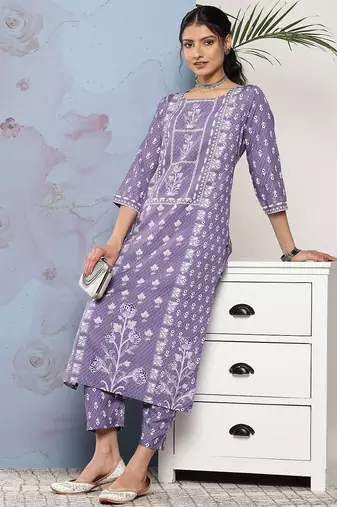 Women Lavender Ethnic Motifs Printed Kurta with Trousers