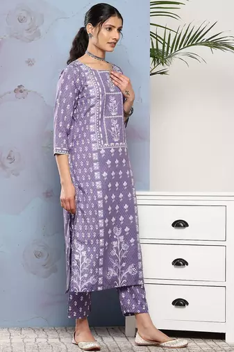 Women Lavender Ethnic Motifs Printed Kurta with Trousers