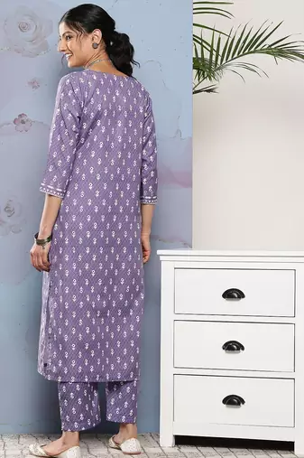 Women Lavender Ethnic Motifs Printed Kurta with Trousers