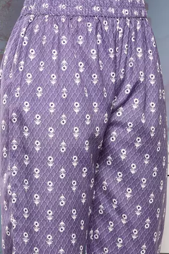 Women Lavender Ethnic Motifs Printed Kurta with Trousers