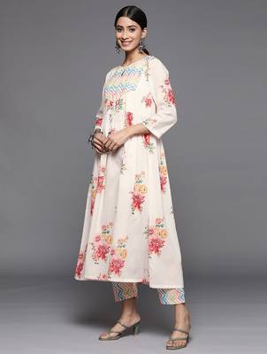 Women Floral Printed Keyhole Neck Empire Kurta Set 5