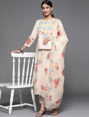 Women Floral Printed Keyhole Neck Empire Kurta Set 6
